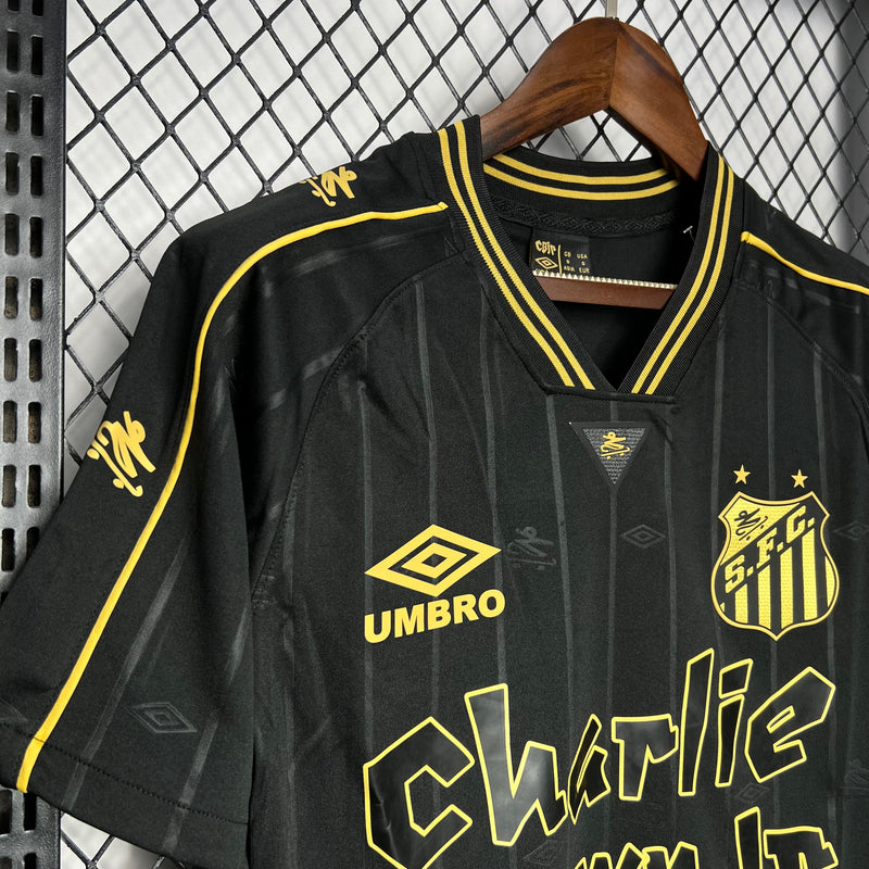 Camisa Santos Charlie Brown Jr 24/25 - Umbro Torcedor Masculina - Lançamento