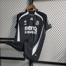 Camisa Real Madrid Away 2006/07 - Adidas Retrô Masculina - Preta/Branca